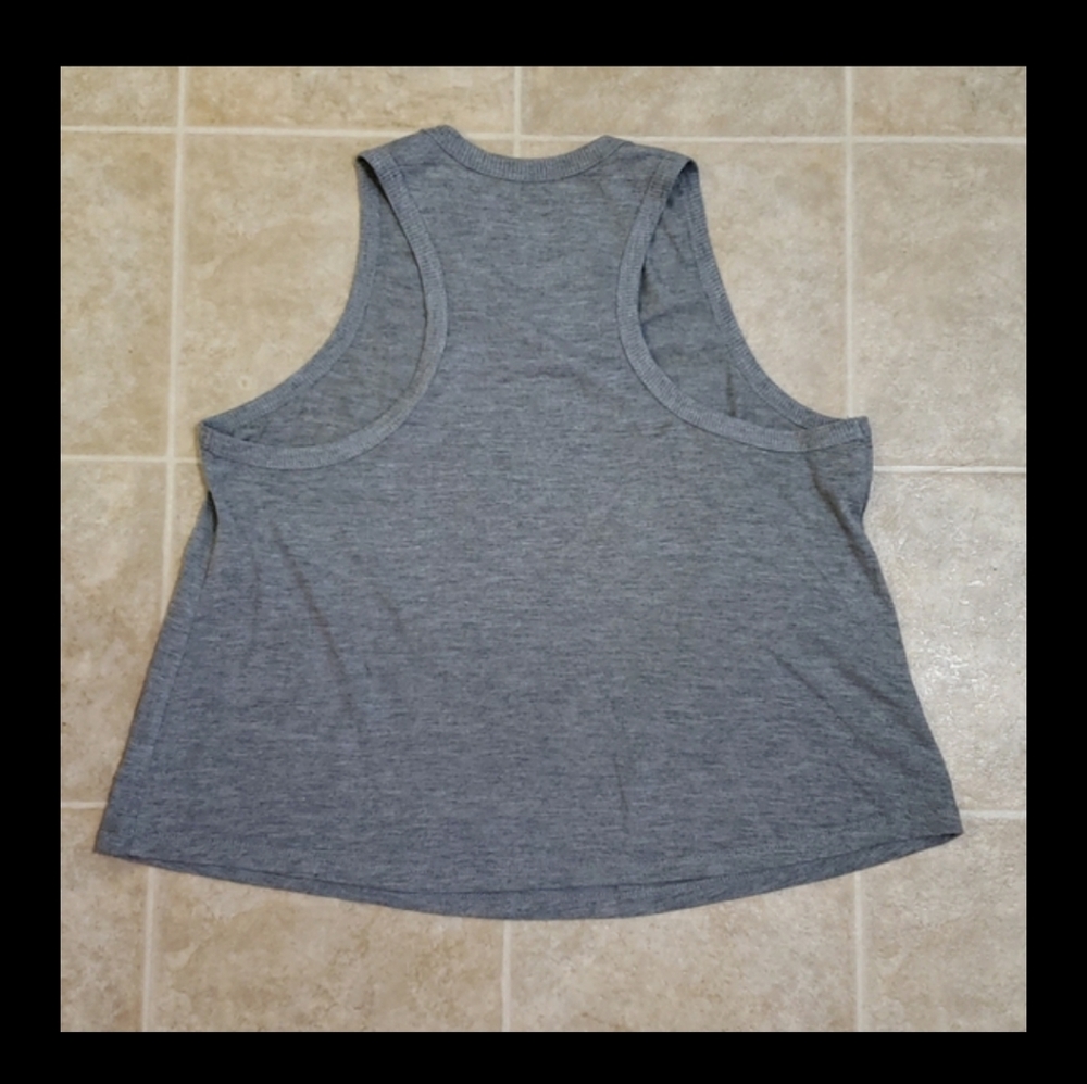 Modern Lux Patriotic Kiss Crop Top Shirt Size XL Juniors NWOT Gray Red Lips - Picture 4 of 5